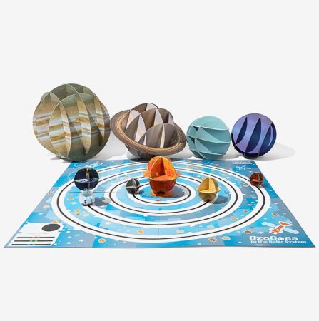 Ozobot OzoGoes to the Solar System STEAM Kit with 3D planet models and learning mat for hands-on space and coding education.